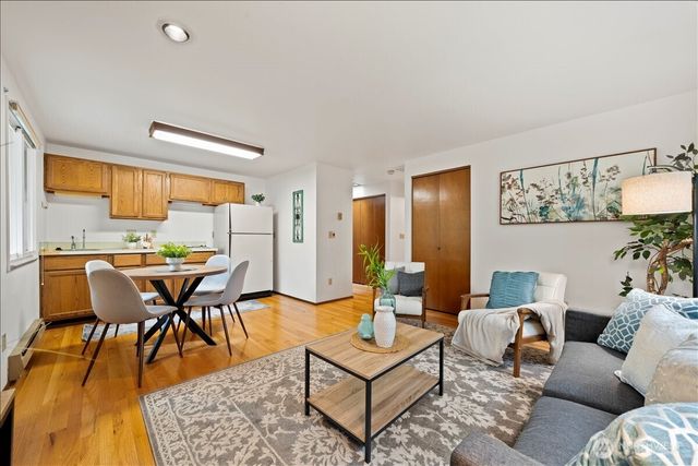 24848 13th Avenue S, Des Moines, WA 98198