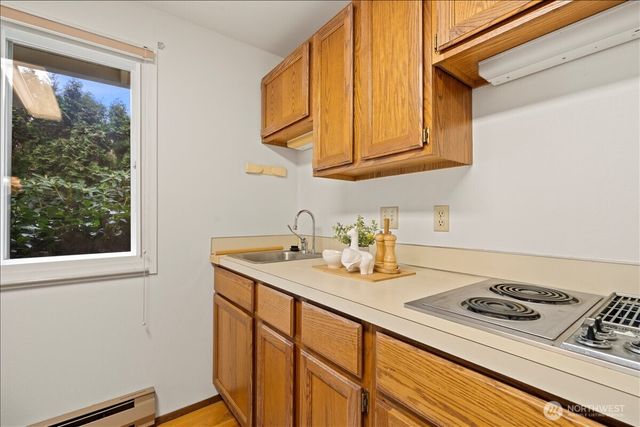 24848 13th Avenue S, Des Moines, WA 98198