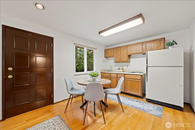 24848 13th Avenue S, Des Moines, WA 98198