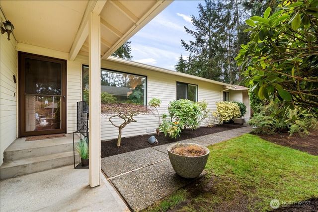 24848 13th Avenue S, Des Moines, WA 98198