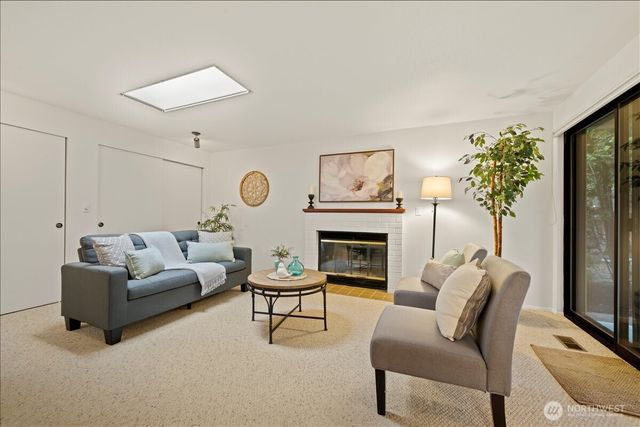 24848 13th Avenue S, Des Moines, WA 98198