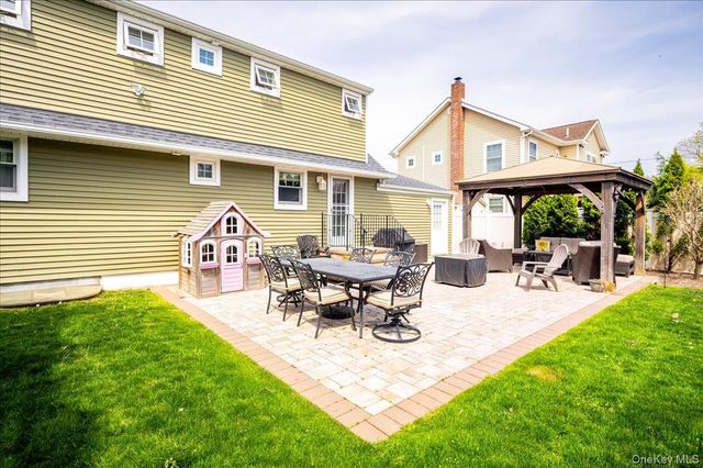 130 N Kings Avenue, Massapequa, NY 11758