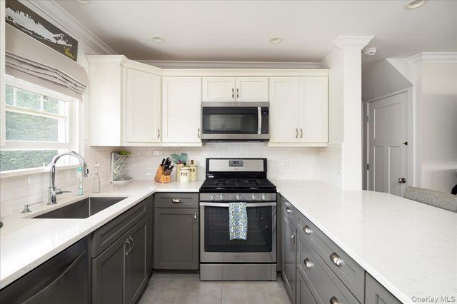 130 N Kings Avenue, Massapequa, NY 11758