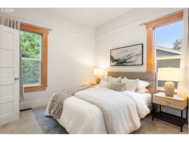 2055 N ALBERTA St, Portland, OR 97217