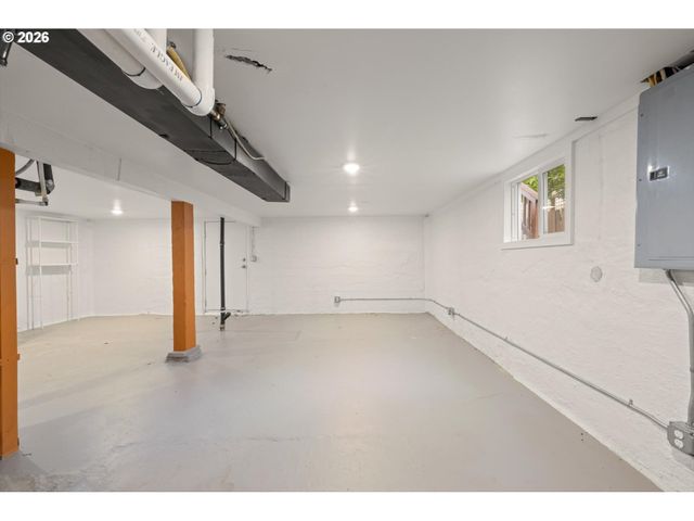 2055 N ALBERTA St, Portland, OR 97217