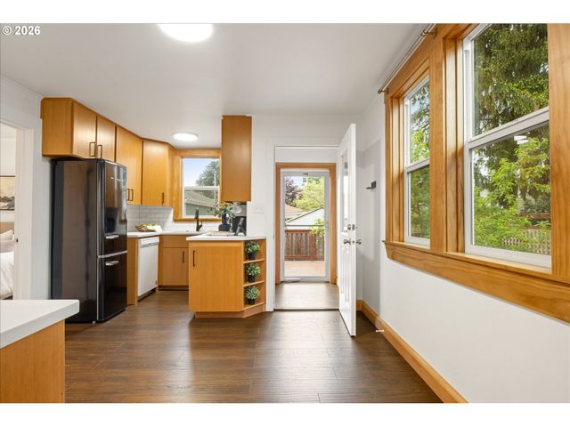 2055 N ALBERTA St, Portland, OR 97217
