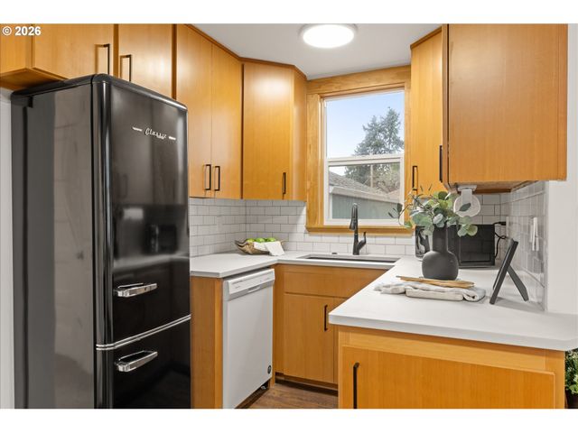2055 N ALBERTA St, Portland, OR 97217