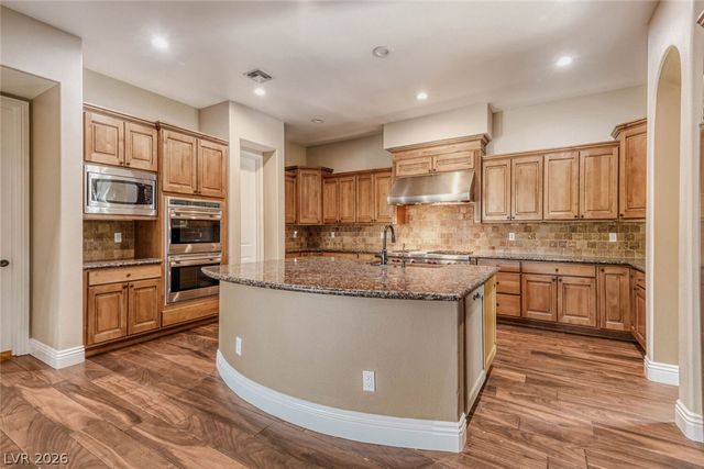 8490 Via De Bellasidra Court, Las Vegas, NV 89123