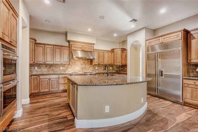 8490 Via De Bellasidra Court, Las Vegas, NV 89123