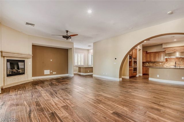 8490 Via De Bellasidra Court, Las Vegas, NV 89123