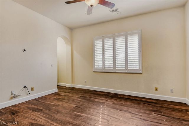 8490 Via De Bellasidra Court, Las Vegas, NV 89123