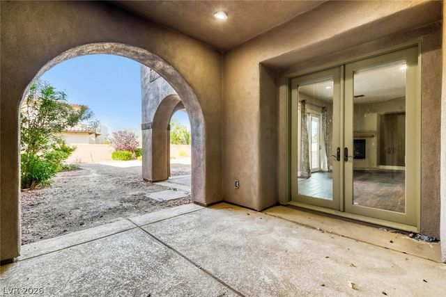 8490 Via De Bellasidra Court, Las Vegas, NV 89123