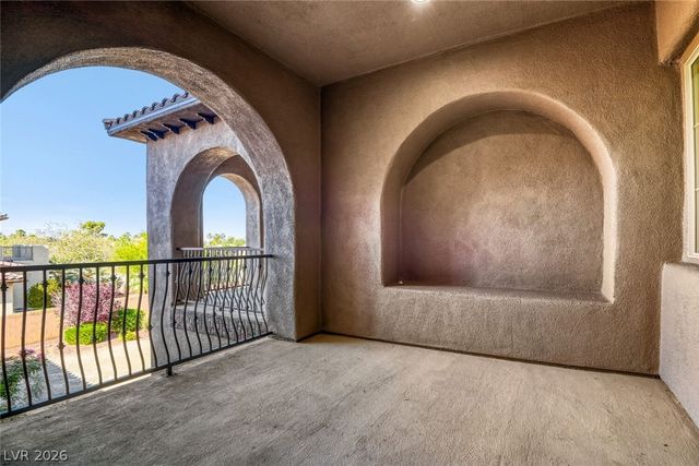 8490 Via De Bellasidra Court, Las Vegas, NV 89123
