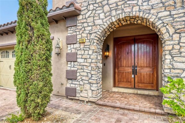 8490 Via De Bellasidra Court, Las Vegas, NV 89123