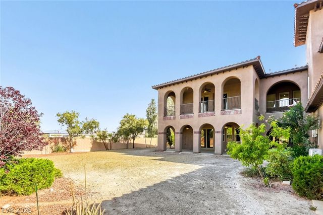 8490 Via De Bellasidra Court, Las Vegas, NV 89123