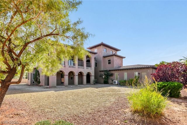 8490 Via De Bellasidra Court, Las Vegas, NV 89123