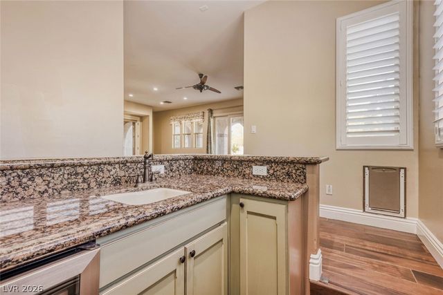 8490 Via De Bellasidra Court, Las Vegas, NV 89123
