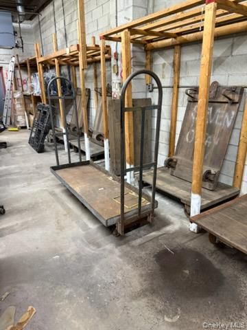 16 McCarthy Road, Island Park, NY 11558