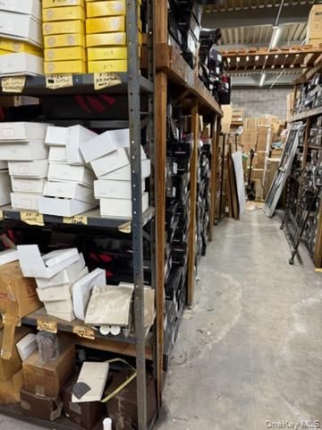 16 McCarthy Road, Island Park, NY 11558