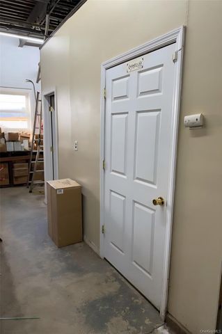 16 McCarthy Road, Island Park, NY 11558