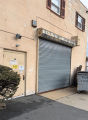 16 McCarthy Road, Island Park, NY 11558