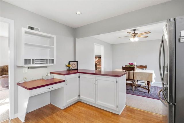 522 Hargis Lane, Belton, MO 64012