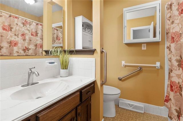 522 Hargis Lane, Belton, MO 64012