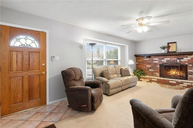 522 Hargis Lane, Belton, MO 64012