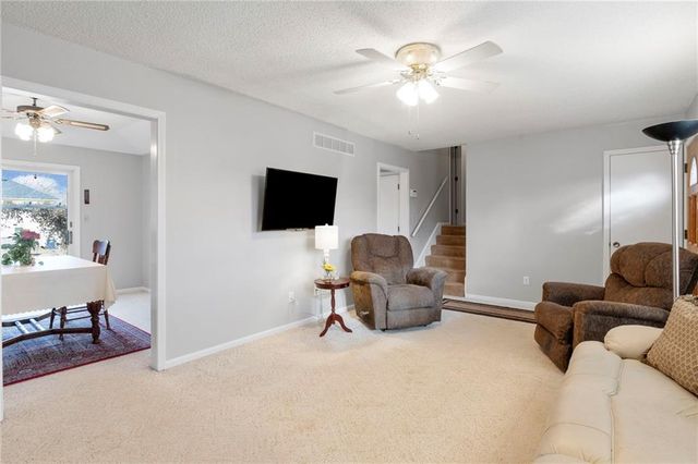 522 Hargis Lane, Belton, MO 64012