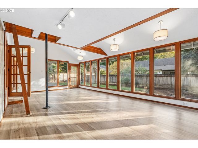 18892 INDIAN SPRINGS Rd, Lake Oswego, OR 97035