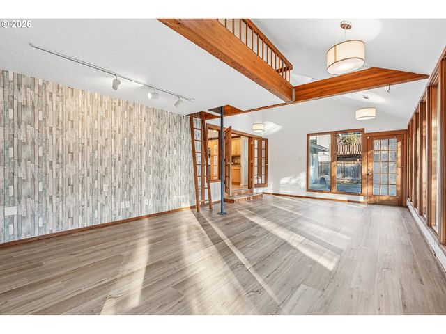 18892 INDIAN SPRINGS Rd, Lake Oswego, OR 97035