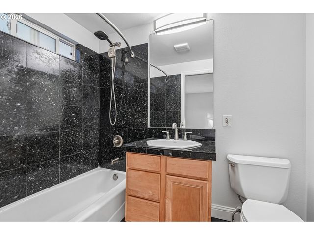 18892 INDIAN SPRINGS Rd, Lake Oswego, OR 97035