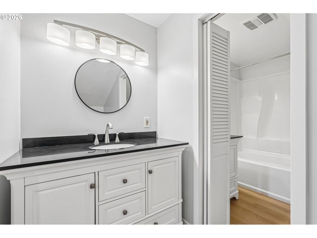 18892 INDIAN SPRINGS Rd, Lake Oswego, OR 97035