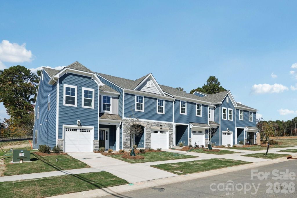 7617 Ethora Way, Charlotte, NC 28216