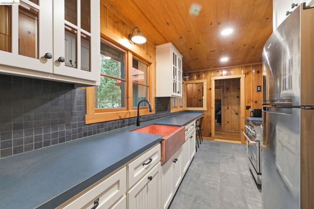 22992 Sierra Dr, Twain Harte, CA 95383