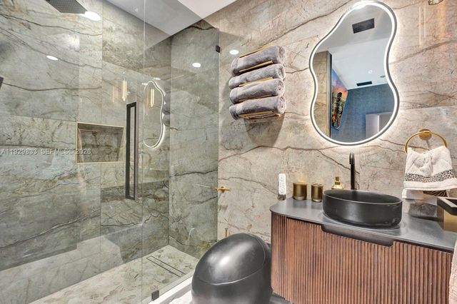 3300 NE 188th St 210, Aventura, FL 33180