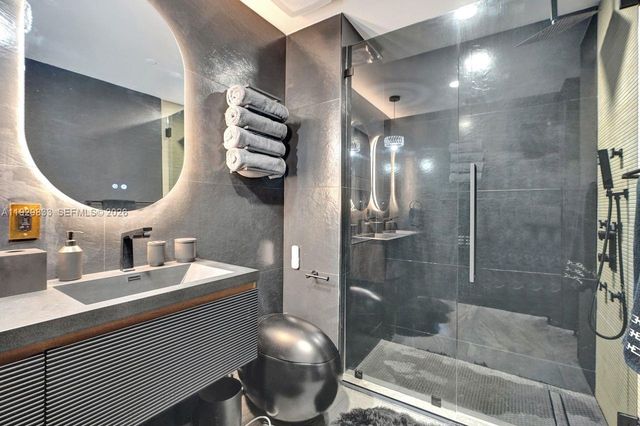 3300 NE 188th St 210, Aventura, FL 33180