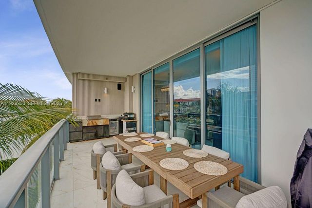 3300 NE 188th St 210, Aventura, FL 33180