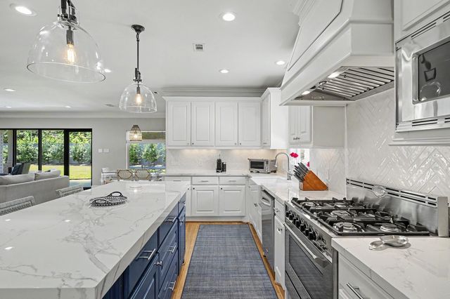 12115 Beauregard Drive, Houston, TX 77024