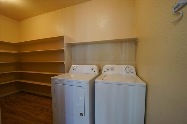 5520 Alomar CV, Del Valle, TX 78617