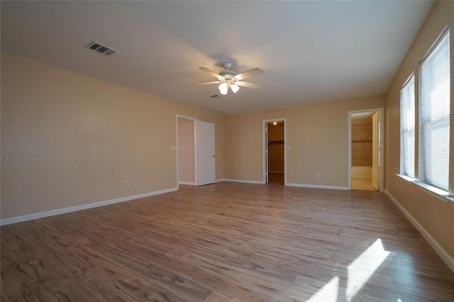 5520 Alomar CV, Del Valle, TX 78617