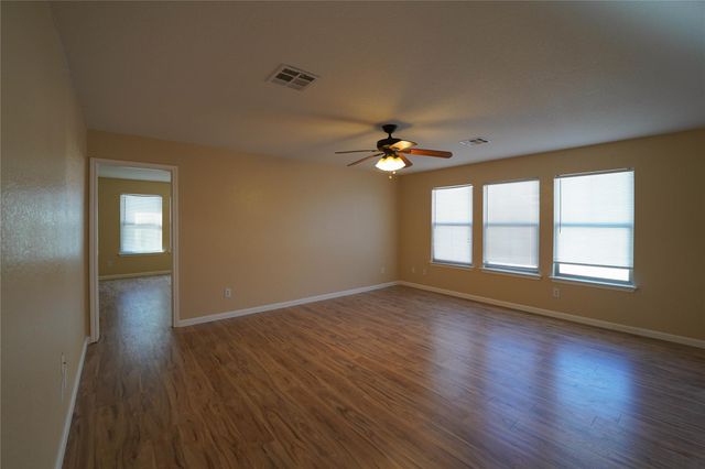 5520 Alomar CV, Del Valle, TX 78617