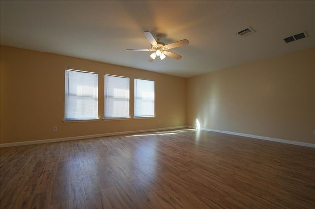 5520 Alomar CV, Del Valle, TX 78617