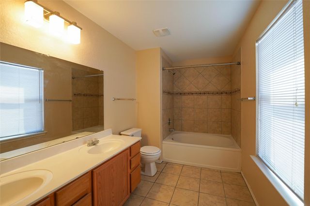 5520 Alomar CV, Del Valle, TX 78617