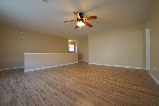 5520 Alomar CV, Del Valle, TX 78617