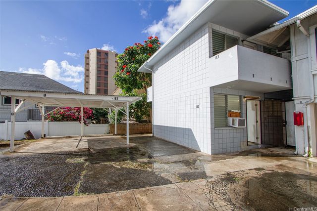 1044 Green Street A, Honolulu, HI 96822