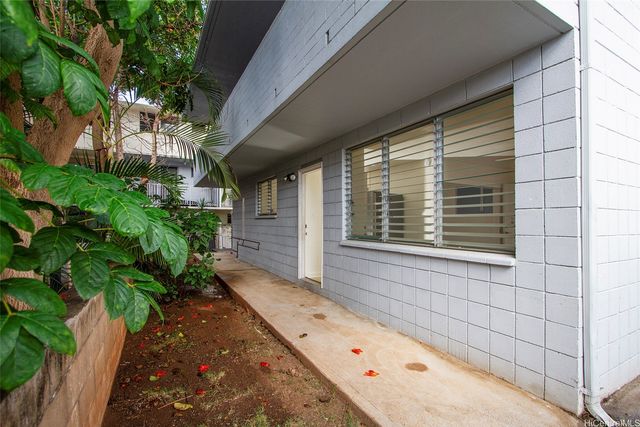 1044 Green Street A, Honolulu, HI 96822