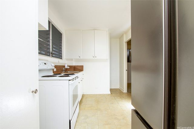 1044 Green Street A, Honolulu, HI 96822