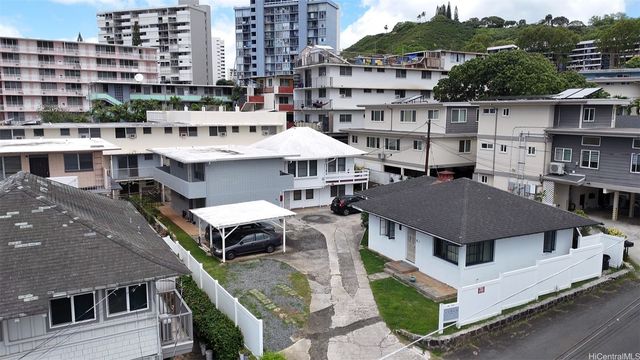 1044 Green Street A, Honolulu, HI 96822