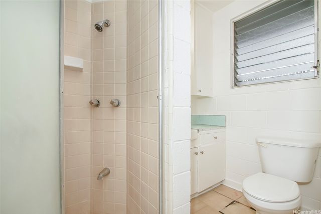 1044 Green Street A, Honolulu, HI 96822